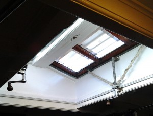 Copper chromed openers, for a smooth opening of the skylights.